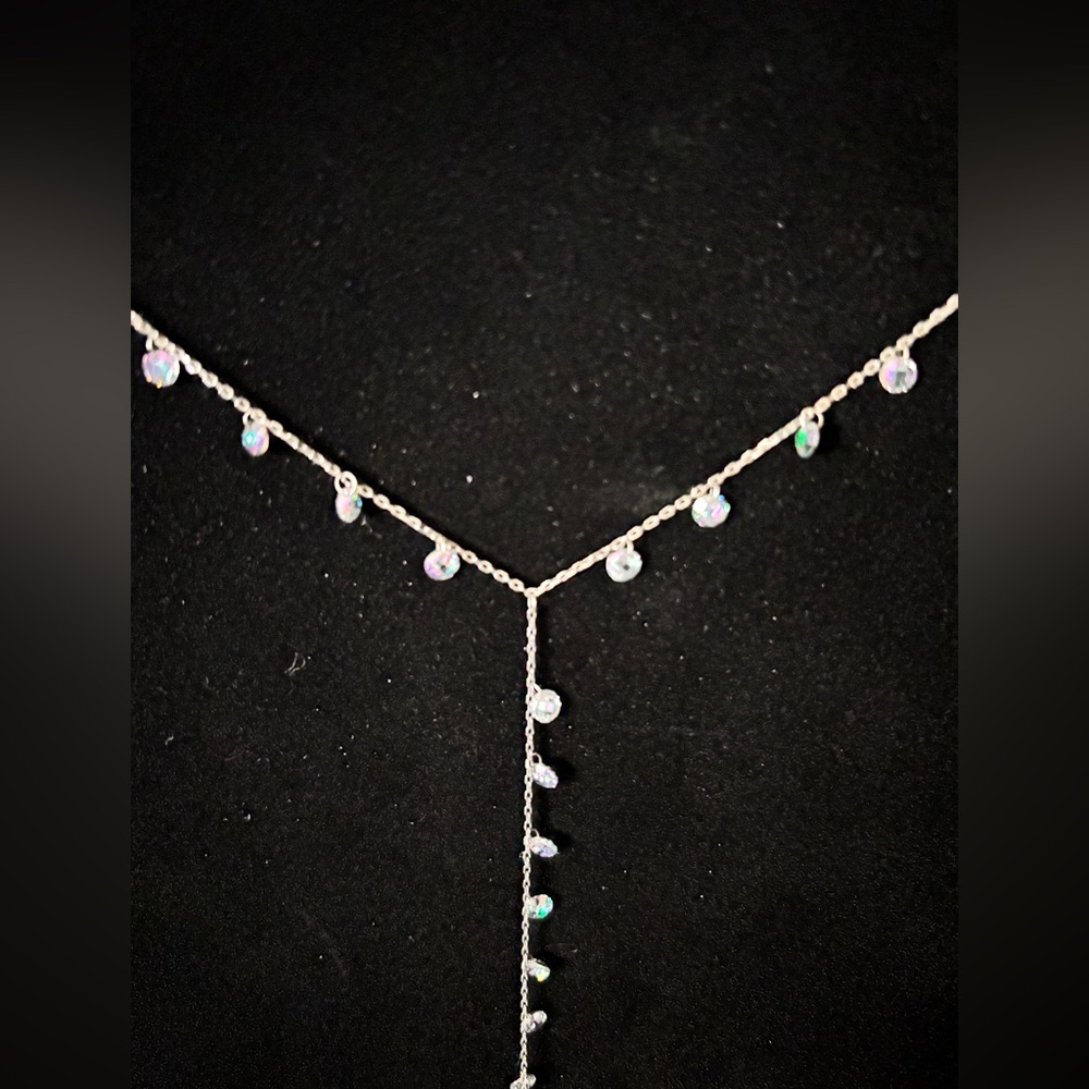 NWOT "Y" crystal necklace - video included